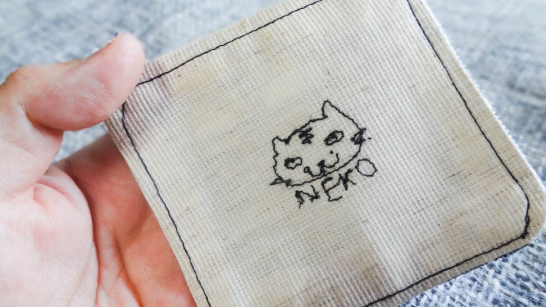 ミシン屋に勤める女 キルト押さえで猫の刺繍をフリーハンド フリーモーション してみた